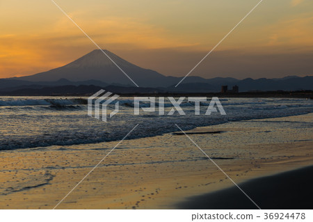 Suganuma coast Mt. Fuji sunset sun surfer 36924478