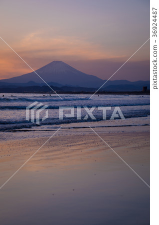 菅沼海岸富士山日落太陽衝浪者 菅沼海岸富士山日落太陽衝浪者 36924487