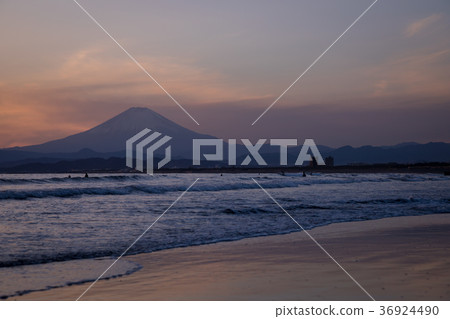 菅沼海岸富士山日落太陽衝浪者 菅沼海岸富士山日落太陽衝浪者 36924490