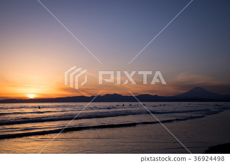 Suganuma coast Mt. Fuji sunset sun surfer 36924498