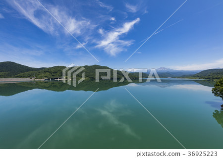 Hokkaido, summer, Daisetsuzan and reflection 36925223