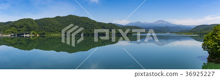 Hokkaido, summer, Daisetsuzan and reflection 36925227