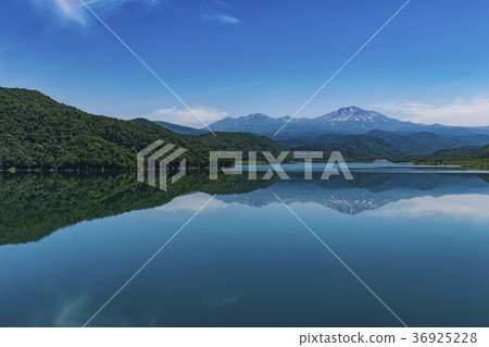Hokkaido, summer, Daisetsuzan and reflection 36925228