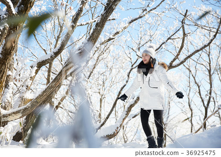 Woman, winter, snow, Mt. 36925475