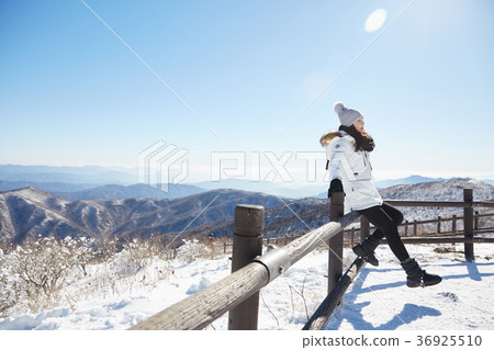 Woman, winter, snow, Mt. 36925510