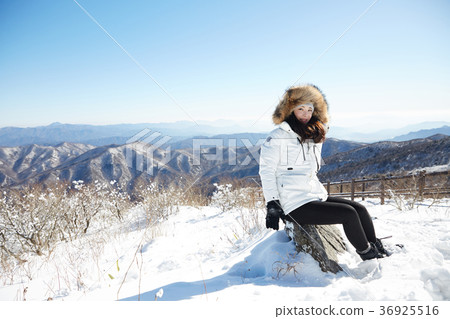 Woman, winter, snow, Mt. 36925516
