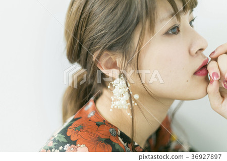 女子 女子 36927897