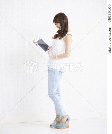 Woman young woman smile lifestyle portrait 36929100