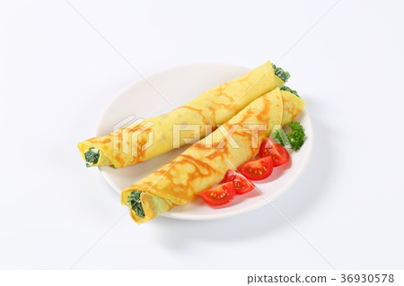 Spinach and Ricotta Crepes 36930578