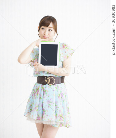 Woman young woman lifestyle portrait 36930982