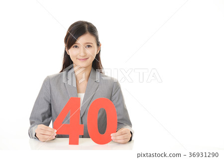 有數字的婦女 36931290