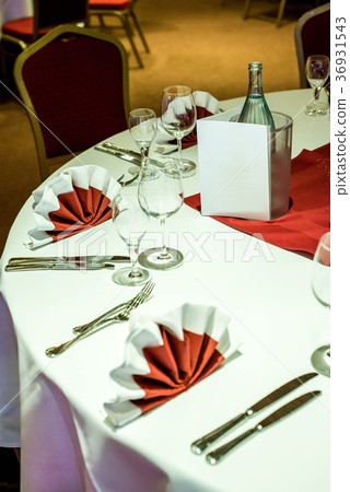 Banquet with red table setting tablecloth white Banquet with red table setting tablecloth white 36931543