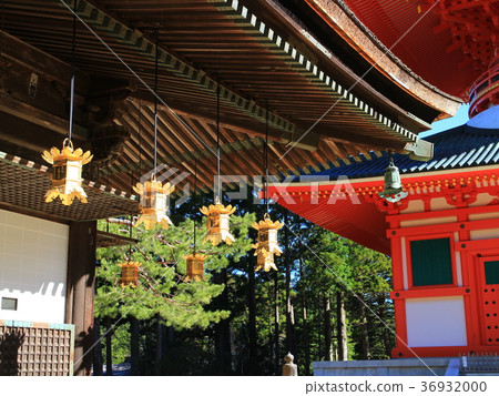 Kagoya on the high mountain altar in Japan Kagoya on the high mountain altar in Japan 36932000