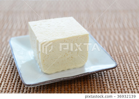新鮮的豆腐 新鮮的豆腐 36932139