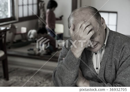 Grandchild tired senior 36932705