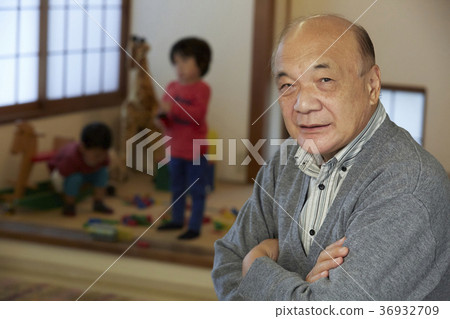 Grandchild tired senior 36932709