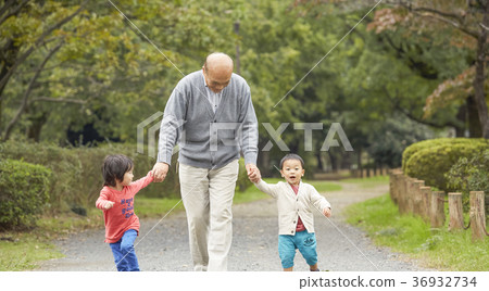 Senior playing with grandson 36932734