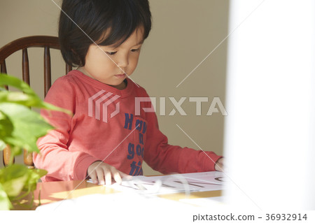 child studying child studying 36932914