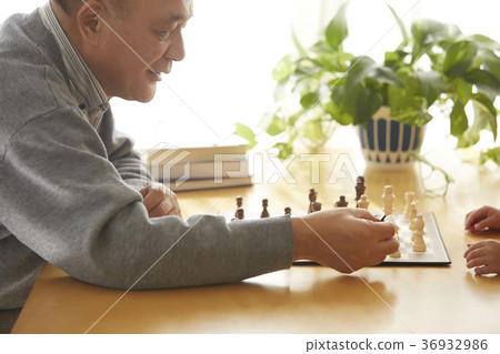 有下棋的孩子的前輩 有下棋的孩子的前輩 36932986