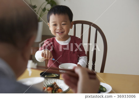 Seniors and children eating Seniors and children eating 36933006