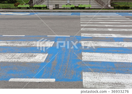 Crosswalk 36933276