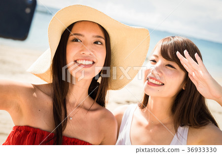 Women traveling in Okinawa Women traveling in Okinawa 36933330