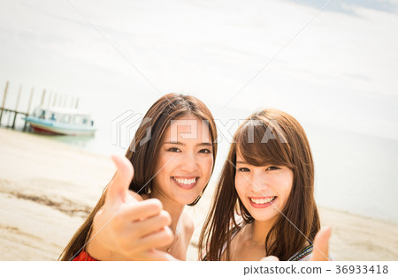 Women traveling in Okinawa 36933418