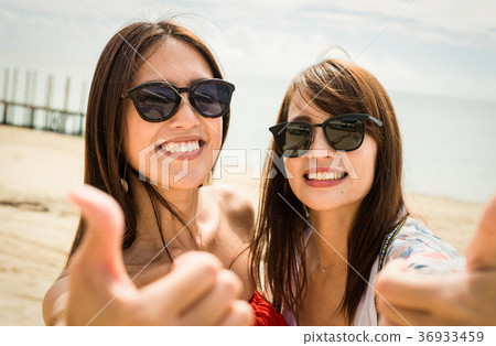 在沖繩旅行的婦女 36933459