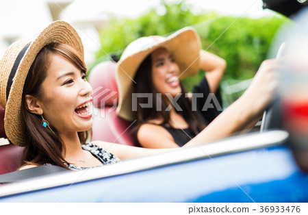 Women traveling in Okinawa 36933476