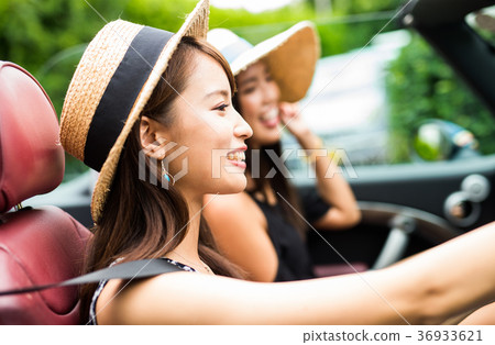 在沖繩旅行的婦女 36933621