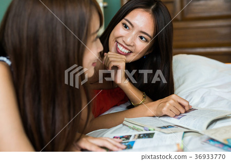 A woman preparing for a trip 36933770