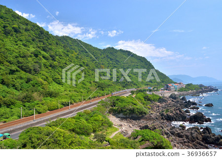 Yilan, North Coast, North Coast and Guanyin Mountain National Scenic Area, seaside, coast, mountain, sea, railway, train, transportation 36936657