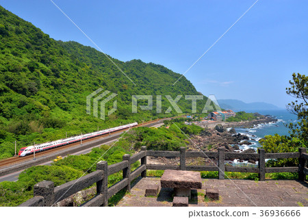 Yilan, North Coast, North Coast and Guanyin Mountain National Scenic Area, seaside, coast, mountain, sea, railway, train, transportation 36936666