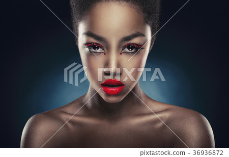 Glamorous portrait Glamorous portrait 36936872