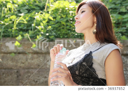 戶外少婦在夏天 36937852
