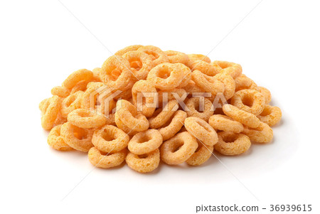Cereals rings isolated on white 36939615