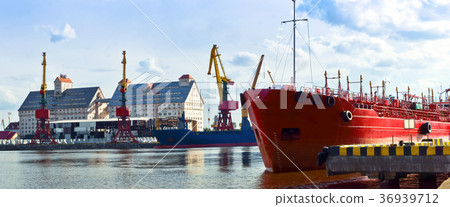 gantry crane, port on the Baltic sea Kaliningrad gantry crane, port on the Baltic sea Kaliningrad 36939712