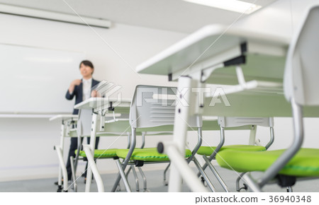 Lecturer Lecturer 36940348