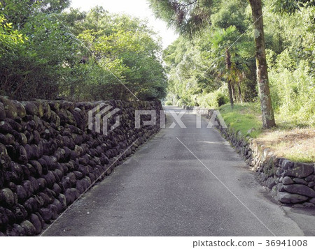 Jade stone fence of samurai residences group of Iraimachi 36941008