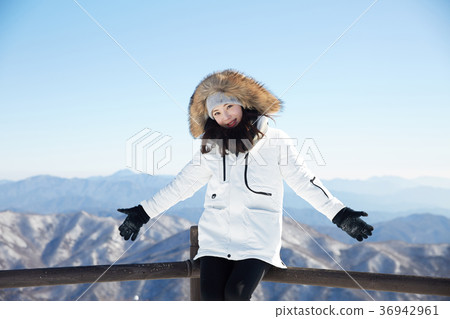 Woman, winter, snow, Mt. 36942961