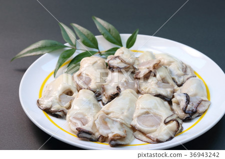 新鮮的牡蠣 新鮮的牡蠣 36943242