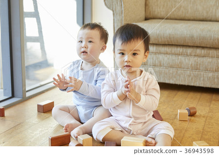 嬰兒，男人，朋友，兄弟，韓國人 36943598