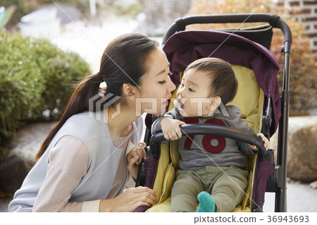 母親,兒子,嬰兒,外出,韓國 母親,兒子,嬰兒,外出,韓國 36943693