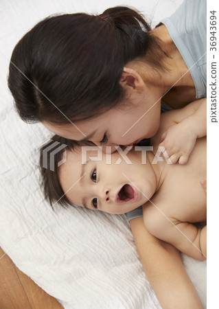 母親,兒子,嬰兒,生活,住房,韓國 母親,兒子,嬰兒,生活,住房,韓國 36943694