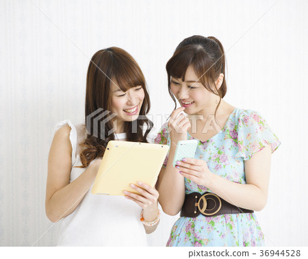 Female Young Female Friend Female Young Female Friend 36944528