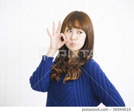 女青年 36944610