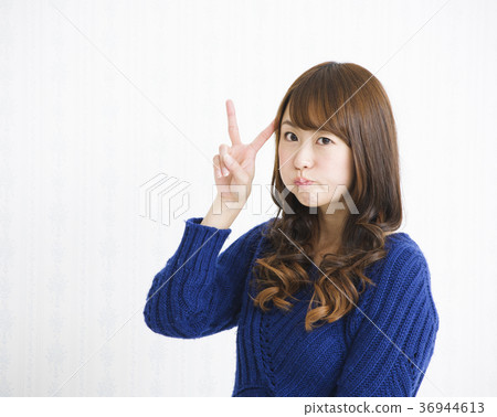 Women Young Women Women Young Women 36944613