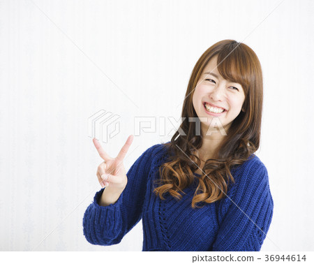Women Young Women Women Young Women 36944614