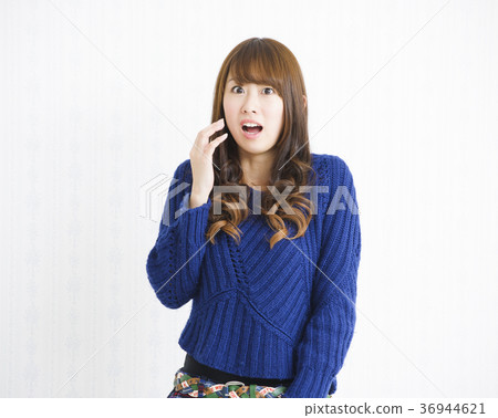 Women Young Women 36944621
