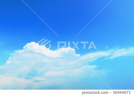 藍天和白色雲彩 藍天和白色雲彩 36944671